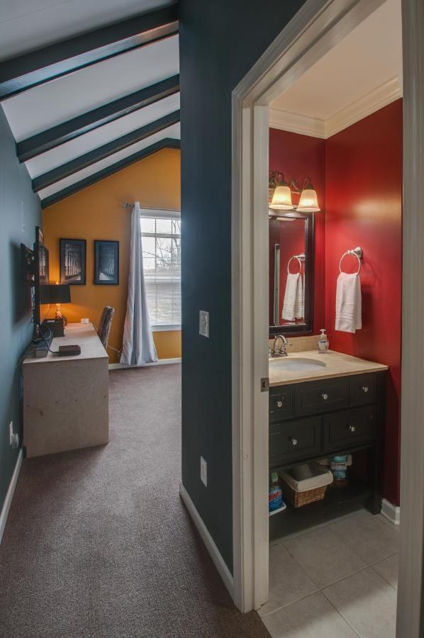 Vacation Home 5 Mins To Down Town 2 Bedrooms 2 Baths Garden Area Hot Tub Nashville Exterior foto