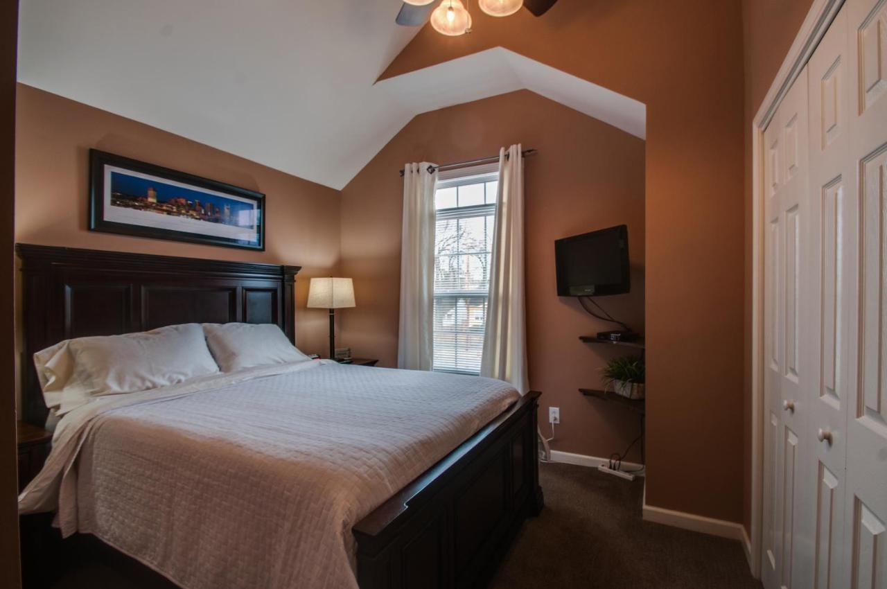 Vacation Home 5 Mins To Down Town 2 Bedrooms 2 Baths Garden Area Hot Tub Nashville Exterior foto